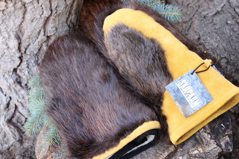 Skookumbrand® Moosehide and Beaverfur Mitts Natural