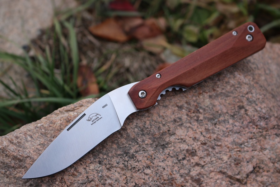 Otter Beluga Liner Lock in Plumwood photo