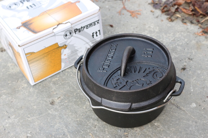 Petromax FT1 Cast Dutch Oven FLAT BOTTOM