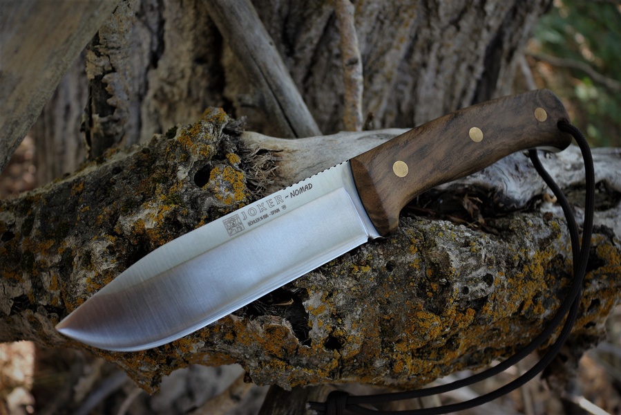 Joker Nomad Walnut with Firesteel