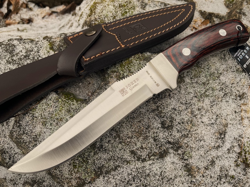 Joker Gamo Large Red Laminated Wood 