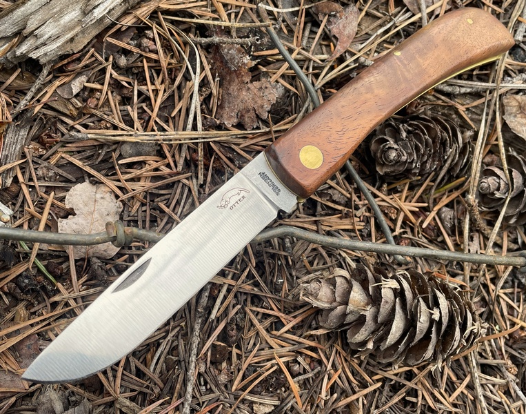 Otter Knives Large Goat Knife Walnut 